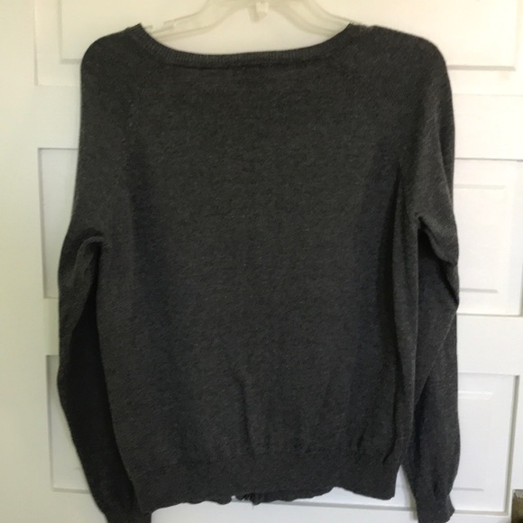 Gently used sweater - Picture 2 of 5